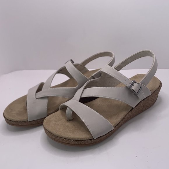 Easy Street Women's Wedge Sandal brown size 8 summ